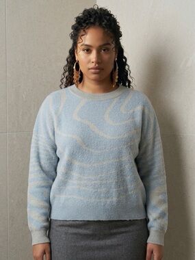 Gilli Abstract Crewneck Sweater in Blue & Cream Size Large